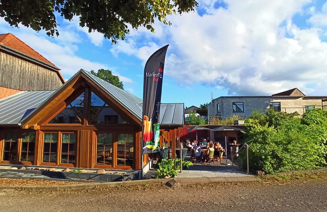 Marleen`s Bar und Zimmer-1