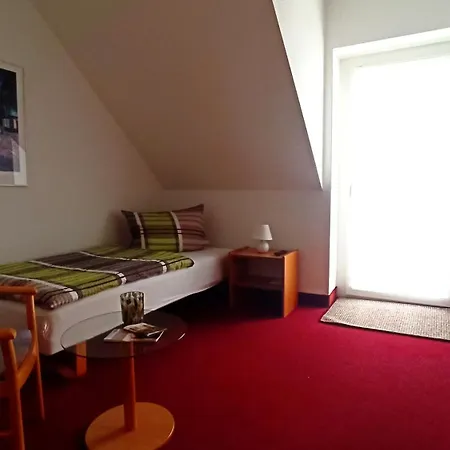 Marleen`s Bar und Zimmer-3